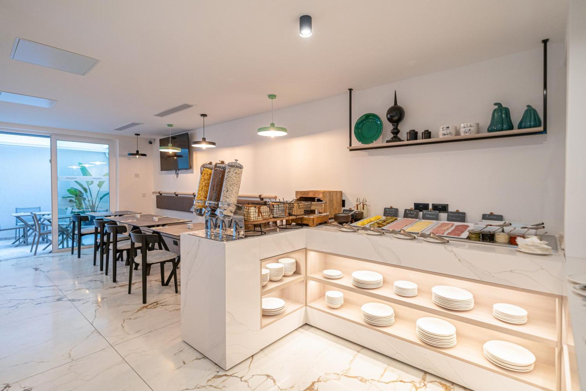 Hotel Scirocco St Julian'S, Affiliated By Melia Saint Julian's Екстер'єр фото